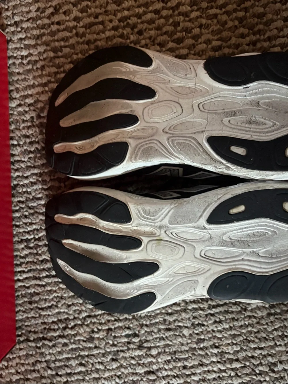 New Balance Men’s Black and White Athletic Running Shoes